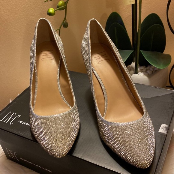 INC International Concepts Zitah Pumps Silver Crystal 7M - Picture 3 of 12